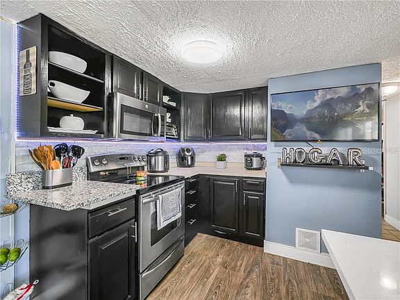 5th image of 7584 Homette Ct