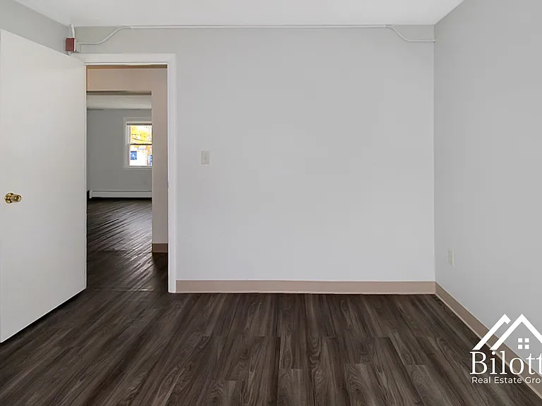 170 Pawtucket Ave — Photo 9