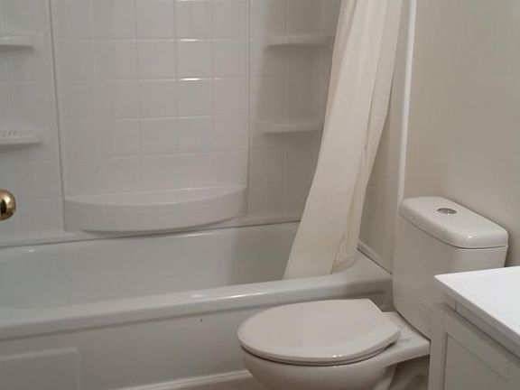 4th image of 3843 Morris Dr