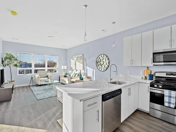 1055 Main Street Apartments, 1055 Main St #87bc04e5a, South Weymouth, MA 02190