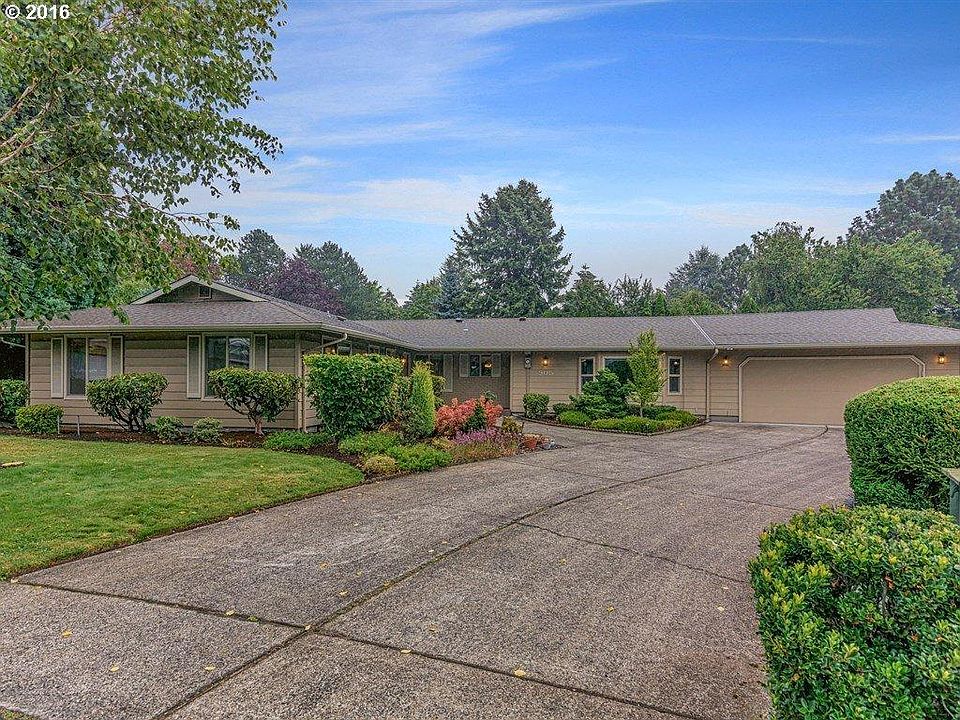 1st image of 905 SE 118th Ct