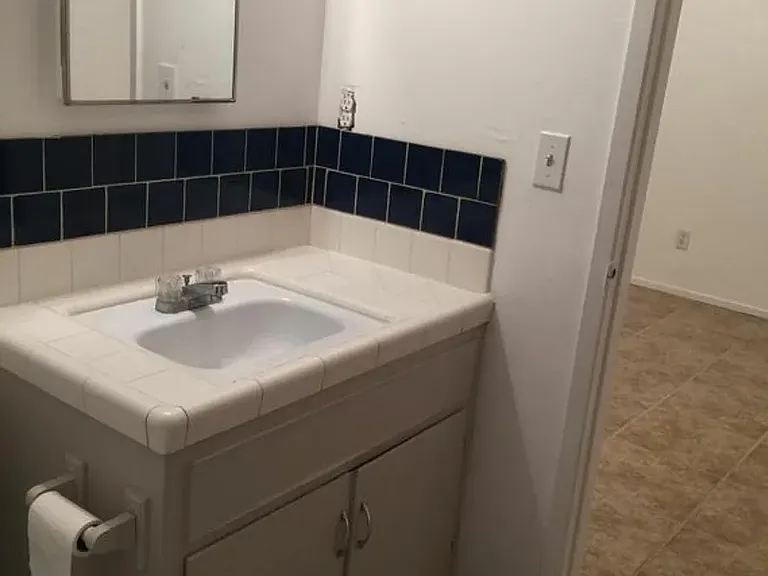 1019 S Demaree St — Photo 18