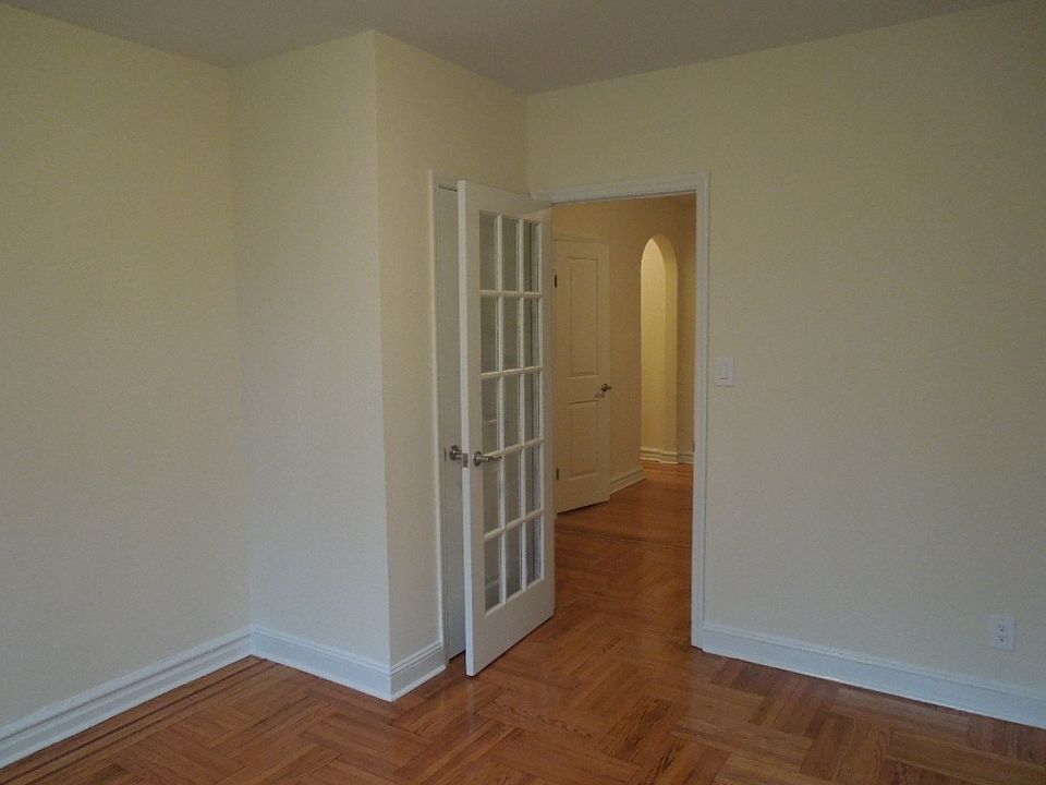 2nd image of 115 Lincoln Rd #Kl