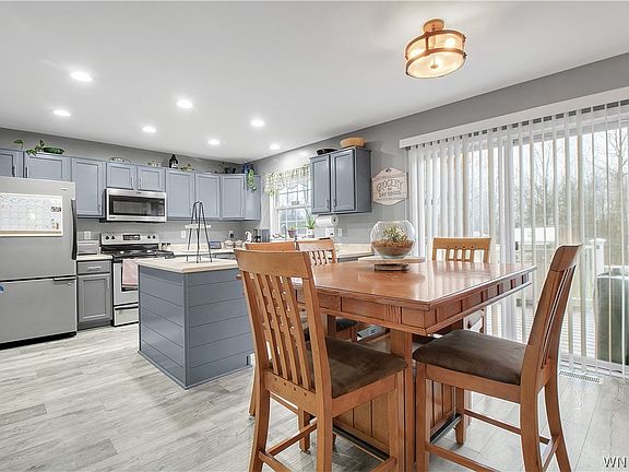 4th image of 6328 Green Valley Ln