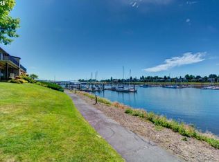 216 N Hayden Bay Dr, Portland, OR 97217