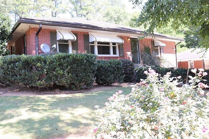 1st image of 1965 Clearwater Dr SE