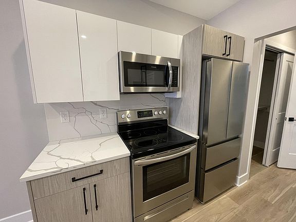 3rd image of 3924 Haverford Ave #1