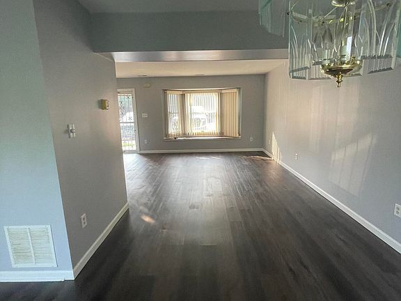 4th image of 6082 Pennsylvania Dr