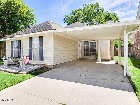 2nd image of 212 Elsinore Cir