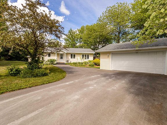2nd image of 504 Lake Dr
