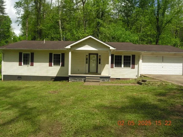 5342 Merritts Creek Rd, Salt Rock, WV 25559