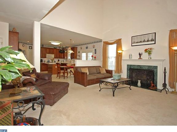 4th image of 34 Shadowstone Ln