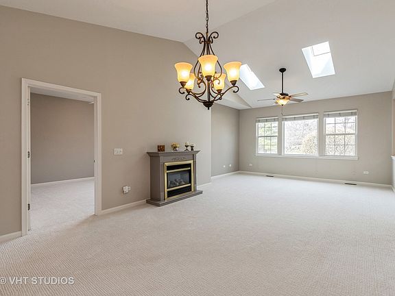 4th image of 2347 Ashbrook Ln