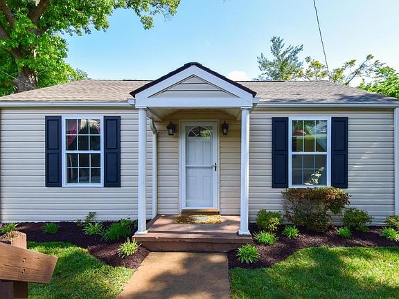 3rd image of 727 Oakview Dr