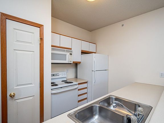 5th image of 420 5th St #1-22