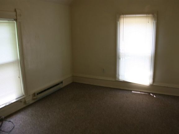 2nd image of 1017 W 19th St #2