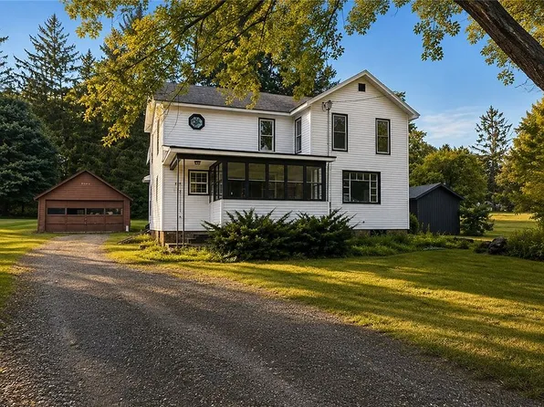 3989 Dean Rd, Marion, NY 14505