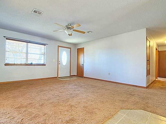 5th image of 1313 Royal Dr