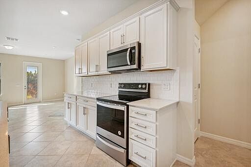 5th image of 8632 Escue St