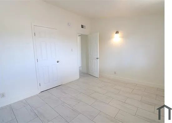 2104 S Campbell Ave — Photo 6