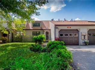 1402 Hunters Ridge Rd, Charleston, WV 25314