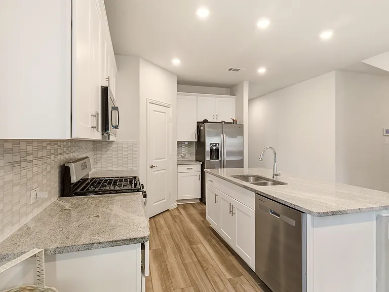 1212 Blue Ridge Pl — Photo 5