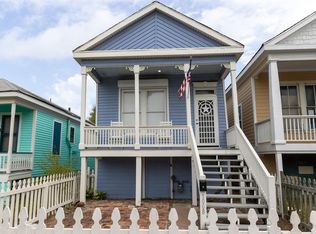 1008 Avenue L, Galveston, TX 77550