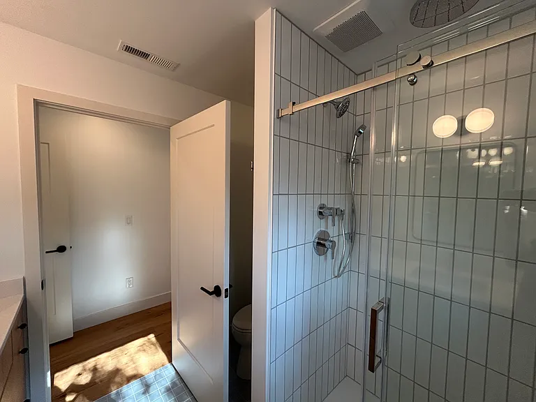1003 E Washington St — Photo 18