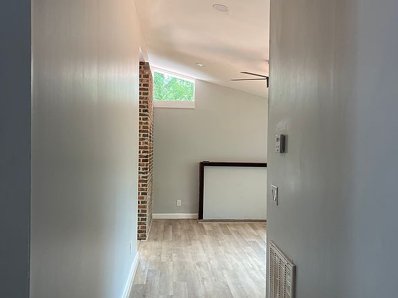 3rd image of 306 Hermitage Rd #2