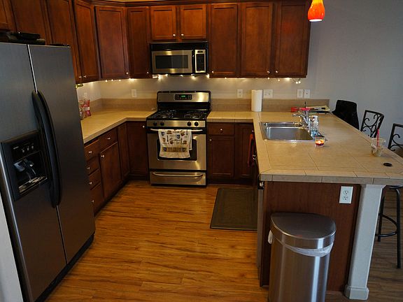 3rd image of 5916 NE 61st Cir