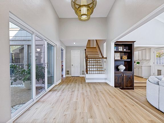 5th image of 5805 Sand Shell Ct