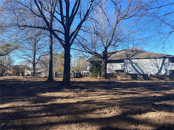 2nd image of 1602 N Sang Ave