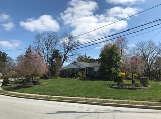 731 Hedgerow Dr, Broomall, PA 19008