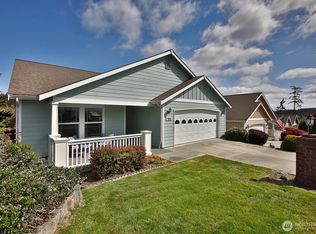180 NW 12th Ct, Oak Harbor, WA 98277