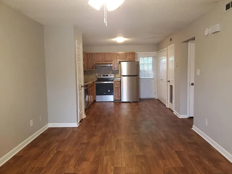 2005 Morgan Ave SW #3 — Photo 1