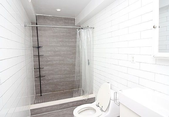 5th image of 482 Van Brunt St #1