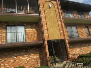 11337 Moraine Dr APT J, Palos Hills, IL 60465
