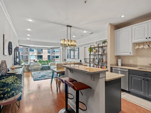 22 Avenue At Port Imperial APT 412, West New York, NJ 07093