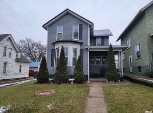 715 S 6th St, Clinton, IA 52732