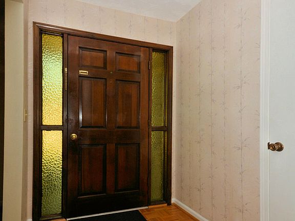 5th image of 2813 Thomas Ct