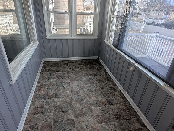3rd image of 1348 Lake Ave
