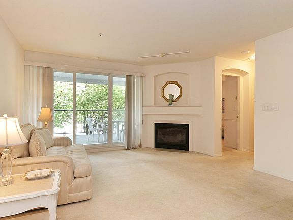 5th image of 20976 56th Ave #101