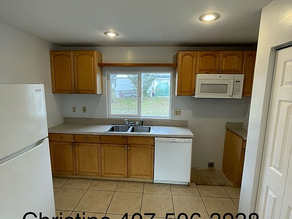3rd image of 833 Blackwood Dr