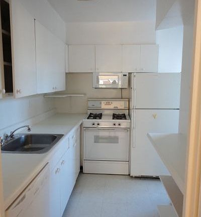 3rd image of 150 E 77th St APT 16A