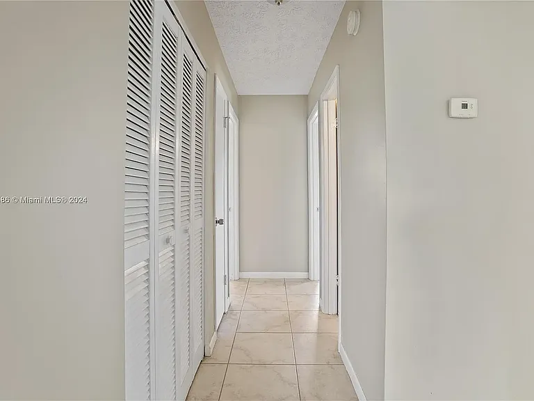 170 NW Curry St — Photo 13