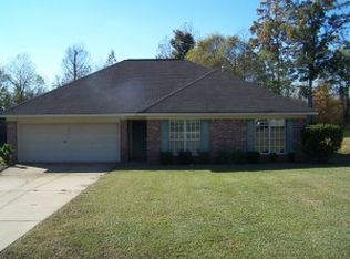 444 Thornton Dr, Columbus, MS 39702