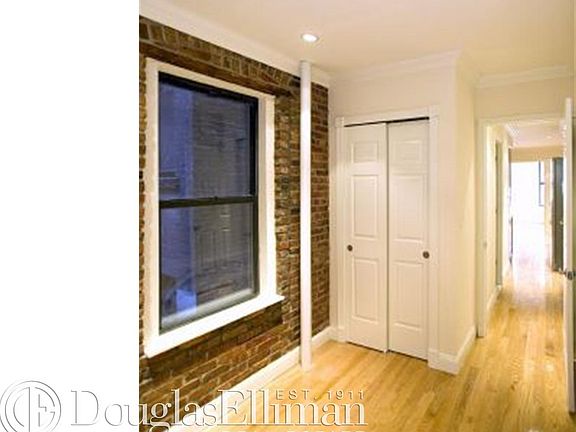 3rd image of 610 E 9th St APT 12