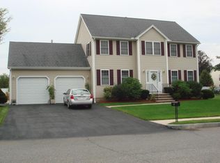 5 Coventry Ln, Woburn, MA 01801