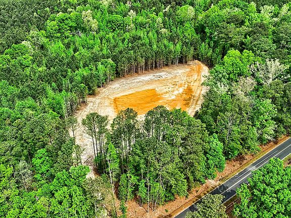 3rd image of 660 Ridge Rd