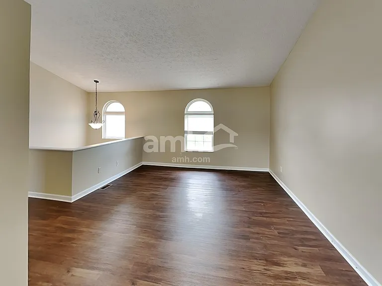 375 Thompson St — Photo 5
